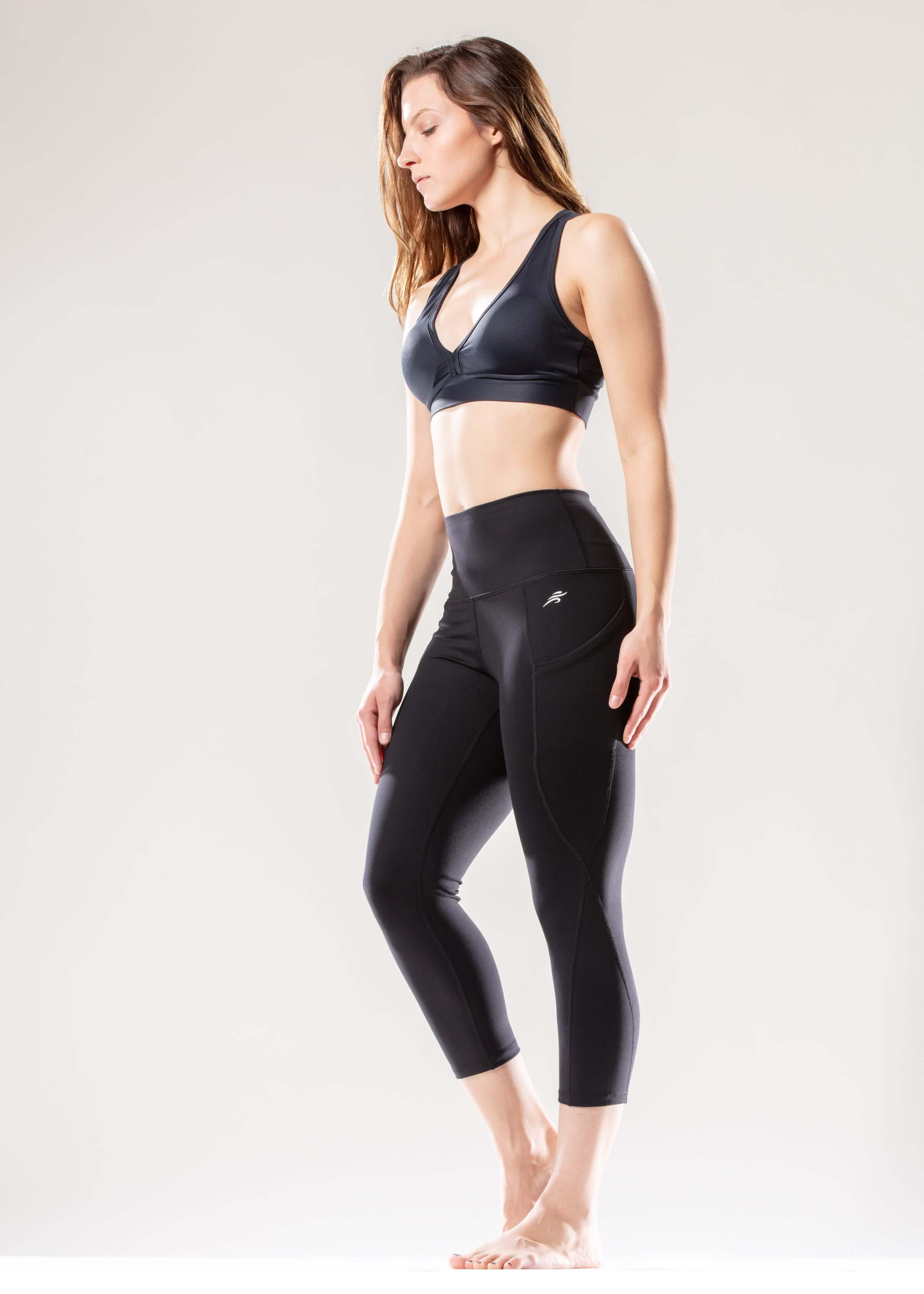 Jolie High-Waisted Capri Leggings with Hip Pockets-1