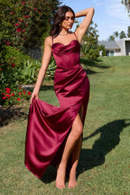 Fitted Dress With A Sweetheart Neckline And Thin Straps-1